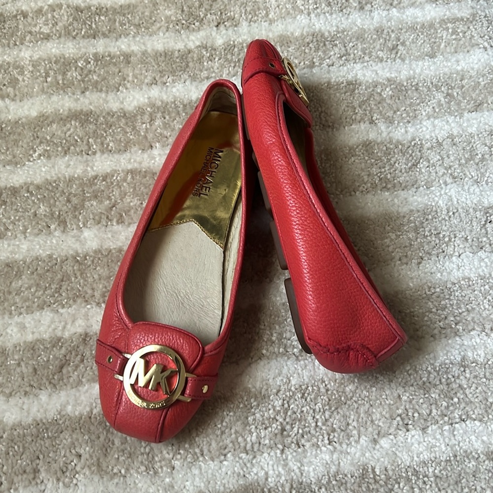 Michael Kors Coral Flats NWOT 6.5